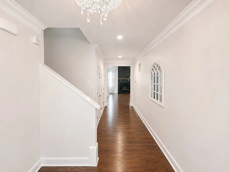 185 Verbena Dr — Photo 2
