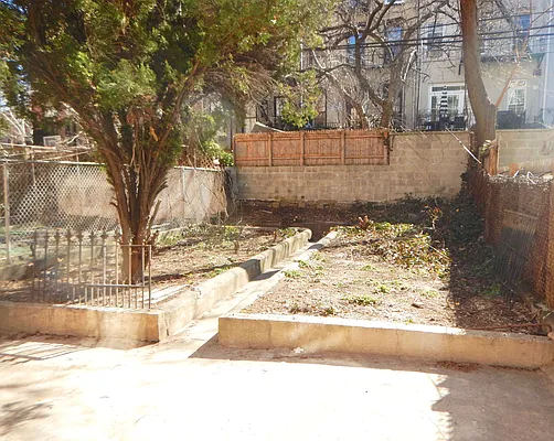 Rented by Realty Collective | media 34