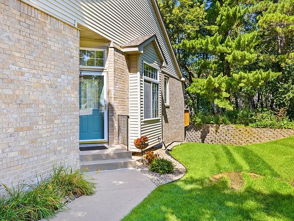 3rd image of 3771 Burgundy Dr
