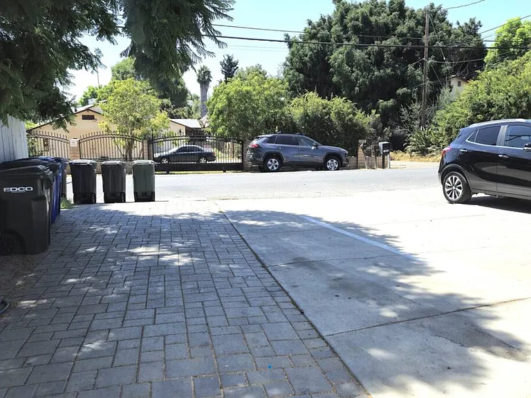 Adams St — Photo 64
