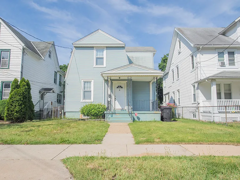 124 Delaware Ave — Photo 9