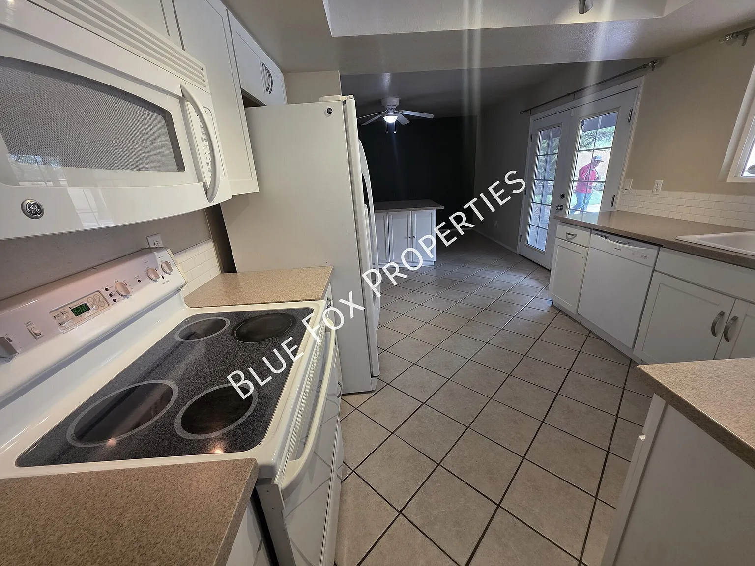This home won't last long! Amazing backyard with a sparkling pool, views and more! — Photo 3