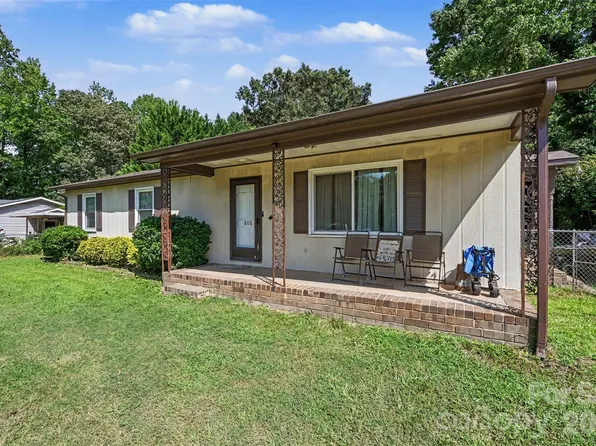 808 E Chestnut St, Stanley, NC 28164