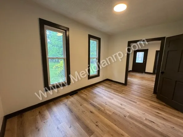 2426 Thompson Ave, Fort Wayne, IN 46807