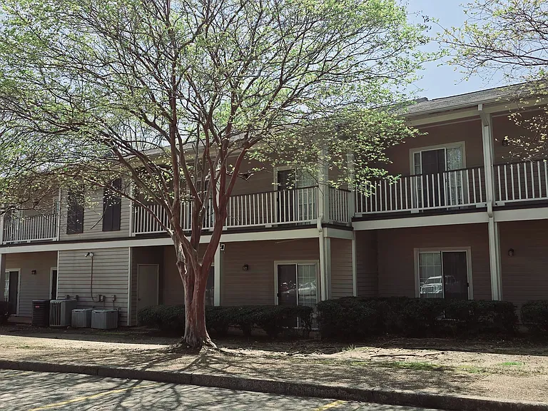 Northpointe Village Apartments — Photo 19