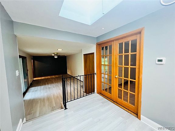 2nd image of 30 Lakeside Ct