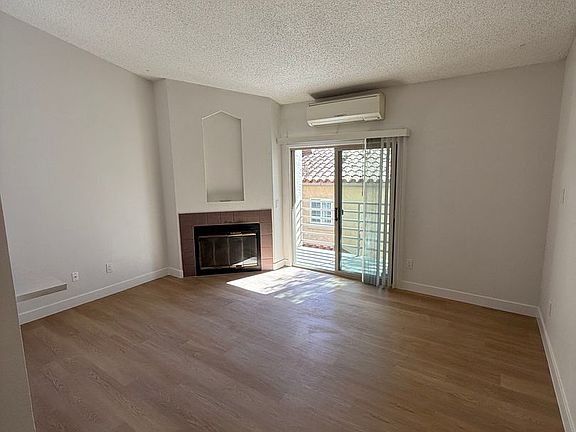 2nd image of 2833 Cadiz St APT 7
