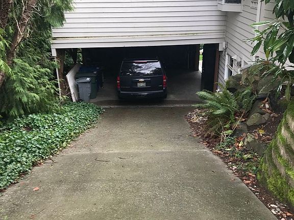 5th image of 18736 53rd Ave NE #B