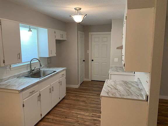 5th image of 710 Mimosa Ln