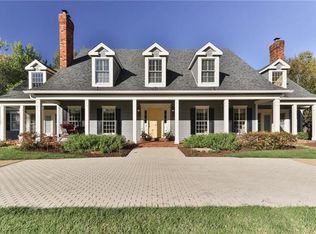 2709 N Geyer Rd, Saint Louis, MO 63131