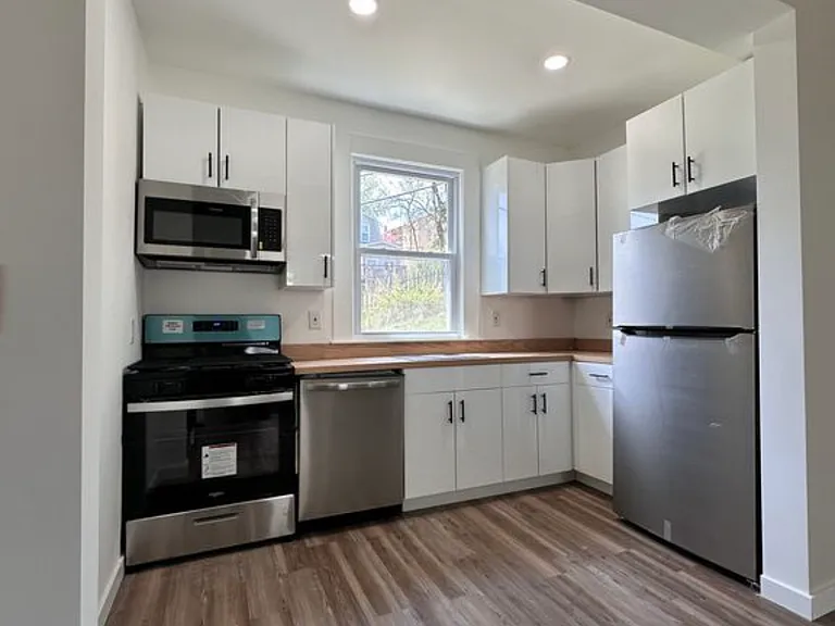 142 Dorothy St #1 — Photo 2