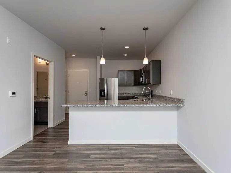 Midtown Reserve Apartment — Photo 11