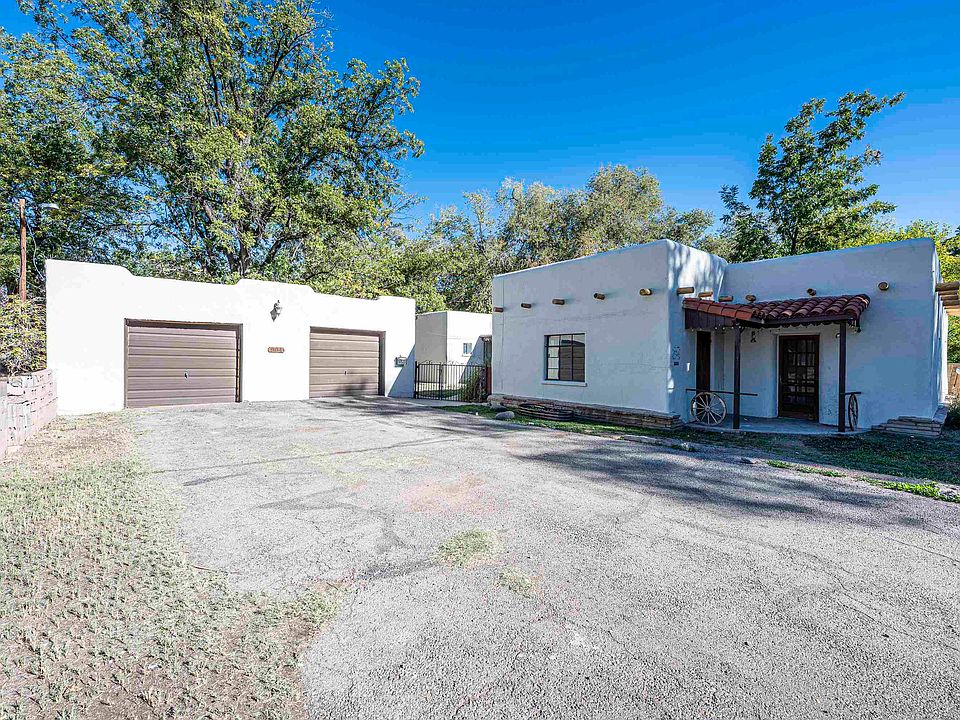 1st image of 904 3rd St