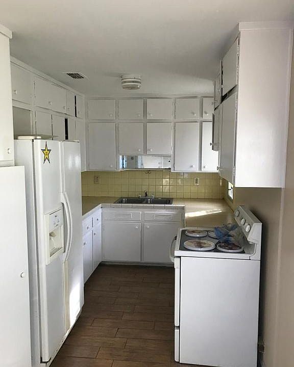 2nd image of 2174 Hyde Park Rd