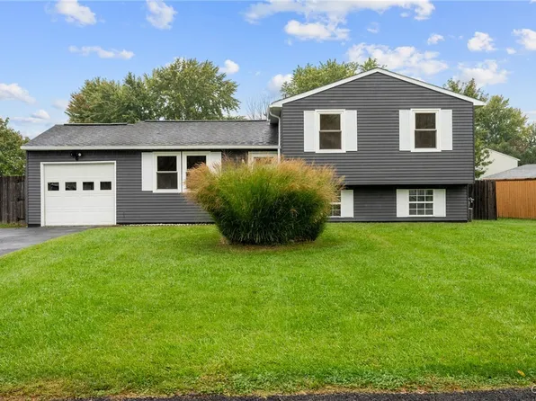 6060 Bannister Dr, Cicero, NY 13039