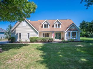 8424 S 68th St, Franklin, WI 53132