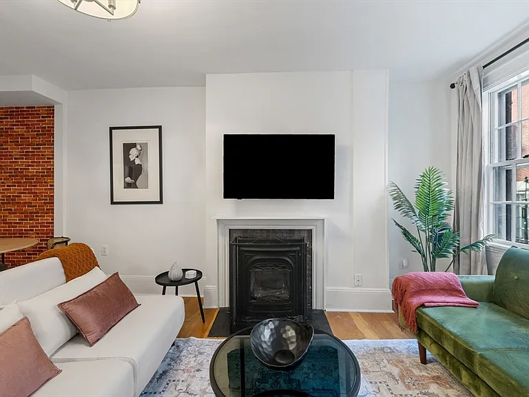 102 Revere St #1A — Photo 2