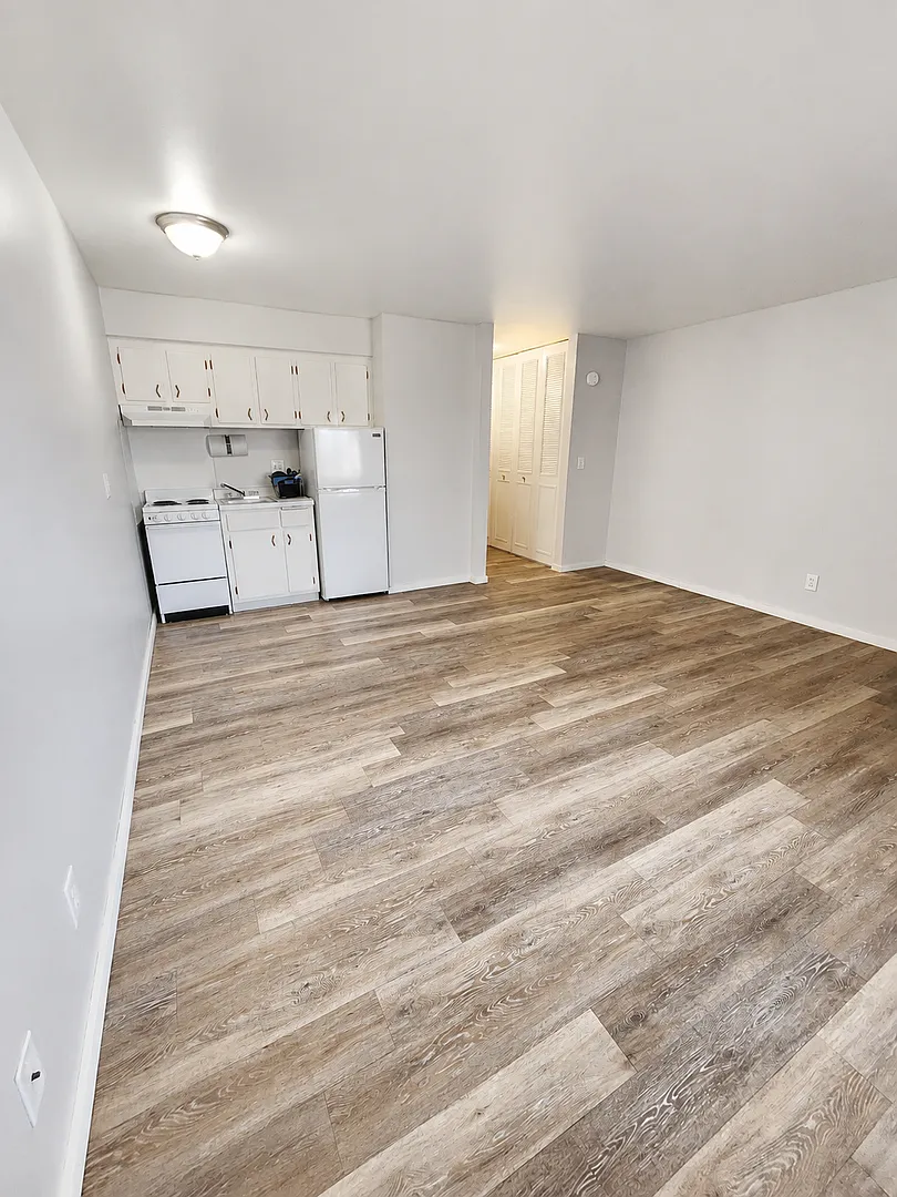 19 Plex Merrill — Photo 1
