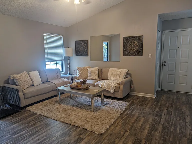 30 Mathews Dr #711 — Photo 6