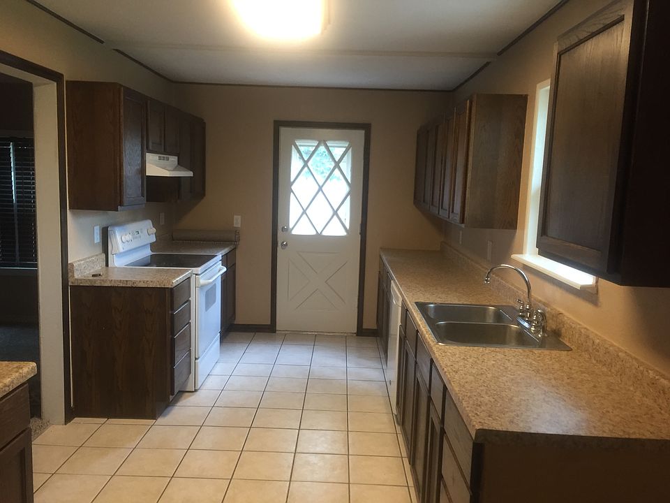 1st image of 2634 S 28th St