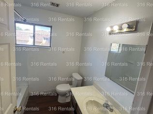 728 W 15th St, Newton, KS 67114