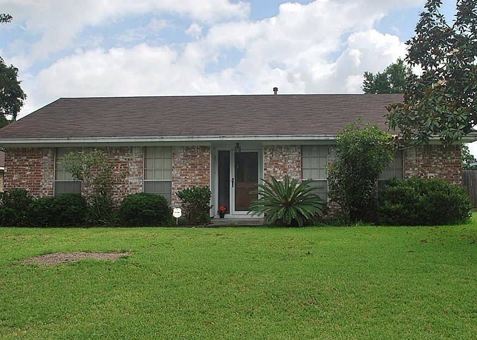 1st image of 2116 Williamsburg Ct S