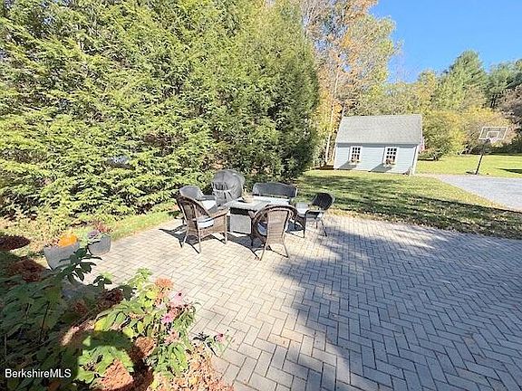 2nd image of 910 N Hoosac Rd