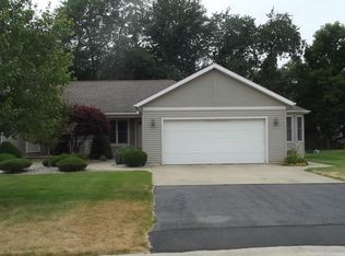 55 Oakwood Dr, Coldwater, MI 49036