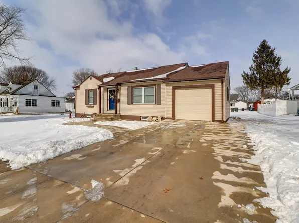 808 W 12th St, Sterling, IL 61081