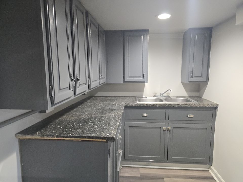 1st image of 430 Westwood Dr #1