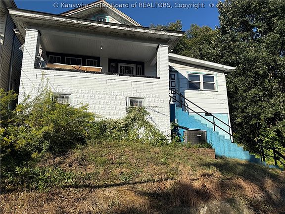2nd image of 615 Locust St