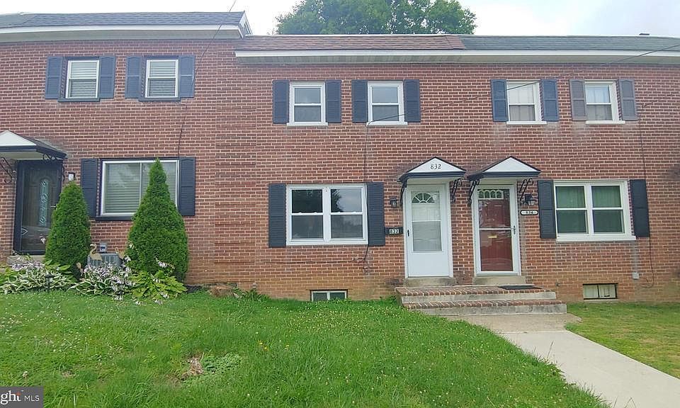 1st image of 832 Lafayette St