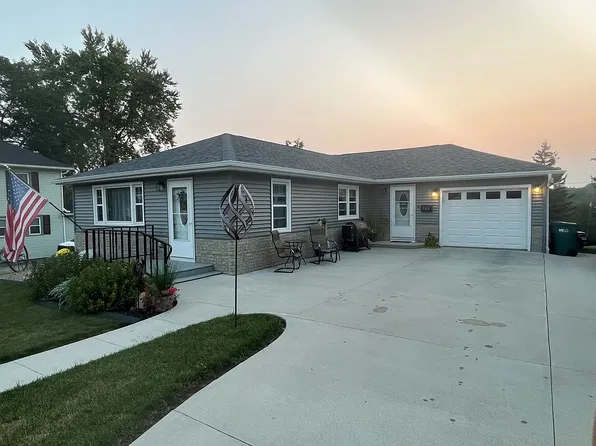 703 Loomis Ave, Corning, IA 50841