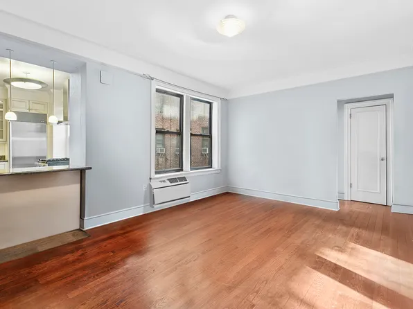 333 East 80th Street image 2 of 9