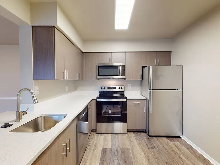 Canterbury Apartments — Photo 135