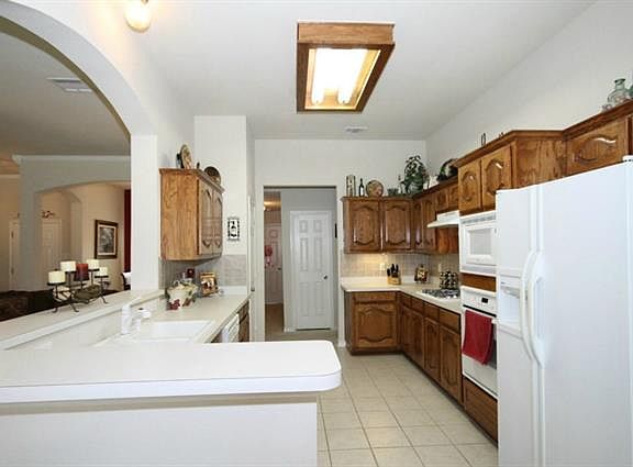 4th image of 2851 Cobblestone Dr