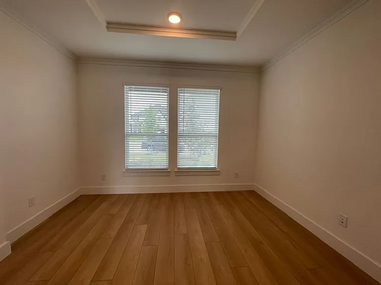 3714 Milwaukee Ave — Photo 5