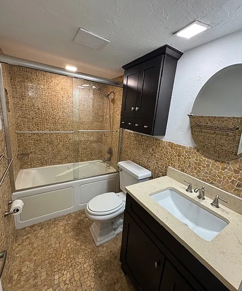 1407 NE 56th St #310 — Photo 12