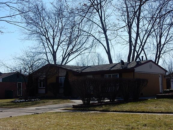 3rd image of 42233 McBride Ave
