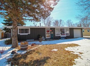 121 28th St SW, Minot, ND 58701