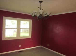 208 N Missouri St, Chilhowee, MO 64733