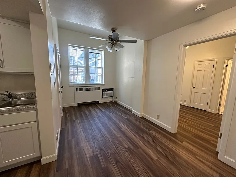 228 Langdon St — Photo 7