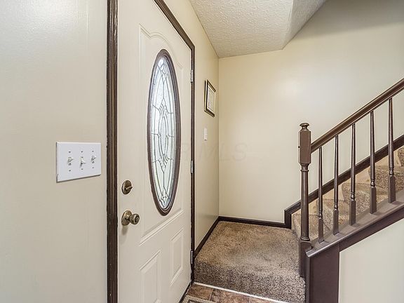 5th image of 840 Radbourne Dr