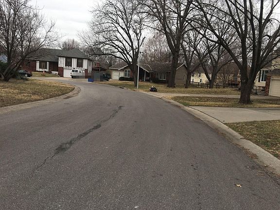 4th image of 9801 Harrison Cir