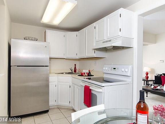 5th image of 1778 N Troy St #15712