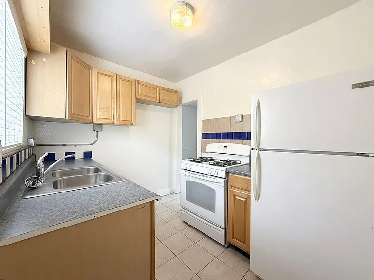 400 Civic Center Dr #E — Photo 3