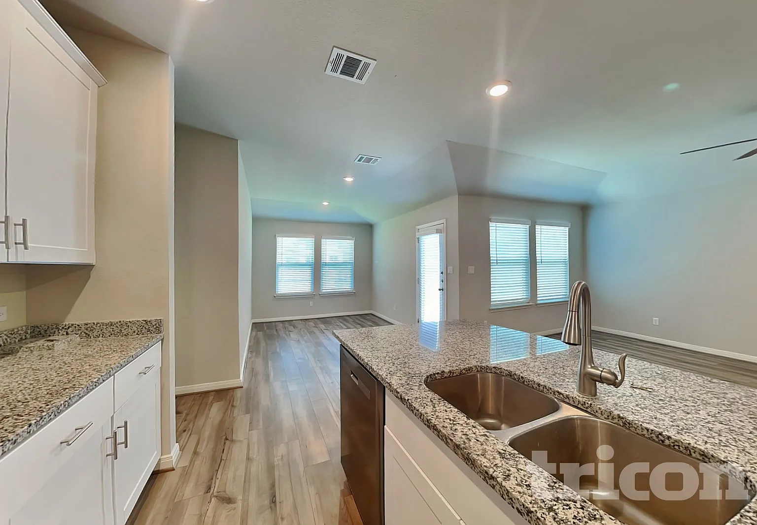 13669 Paxton Boulevard St. Hedwig TX — Photo 4