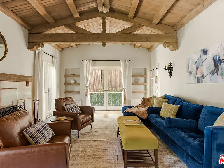 1407 N Beverly Dr — Photo 2
