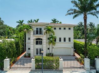 3061 N Bay Rd, Miami Beach, FL 33140