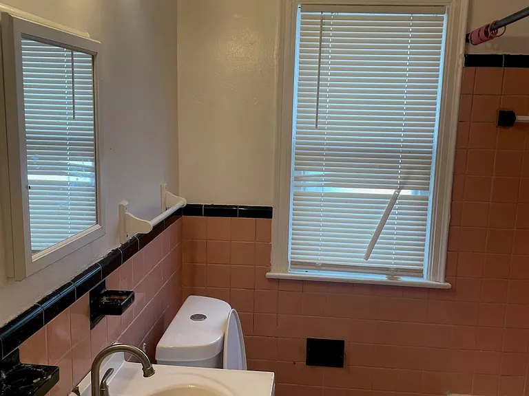 20263 Caldwell St — Photo 12
